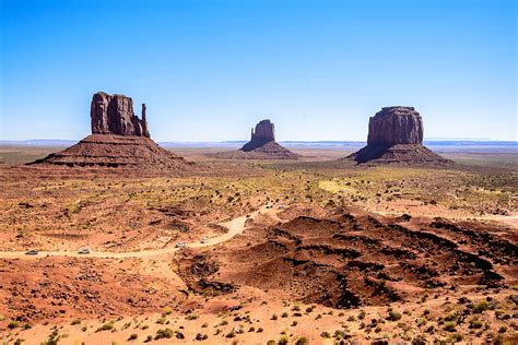 File:Monument Valley, Utah, USA (23611451292).jpg - Wikimedia Commons