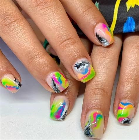 33 Summer Acrylic Nail Designs for Captivating Sun-Kissed Glam