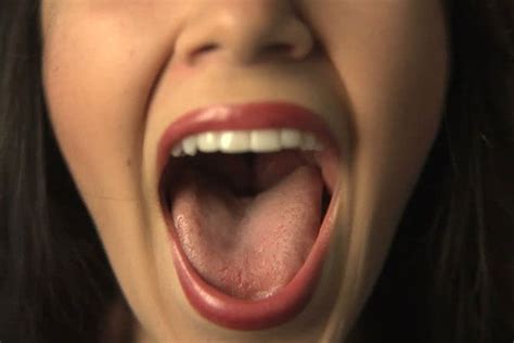 What Happens If You Don’t Brush Your Tongue? 7 Grave Side Effects!