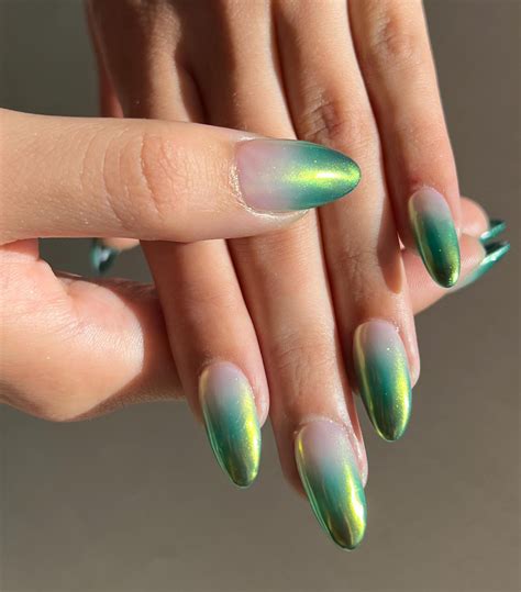 6 Ombré Nail Designs We're Bringing to the Salon ASAP | Who What Wear