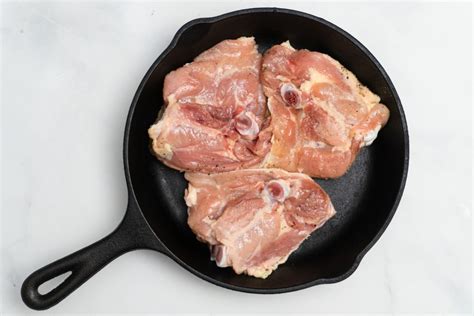 Super Simple, Super Crispy Chicken Thighs – Recette Magazine
