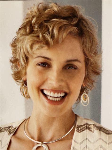 Short Layered Curly Hair, Short Silver Hair, Shaggy Short Hair, Messy