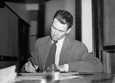 Jimmy Stewart: A Retrospective on Hollywood’s Beloved Icon 4