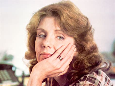 Is Paying for Dating Apps Worth It? 8 Daters Weigh In | Vogue