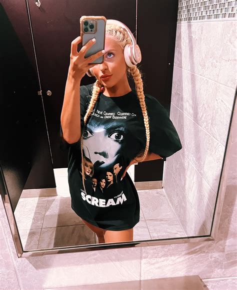 ginadarlingxox on Twitter: "Sometimes working out covered up just feels