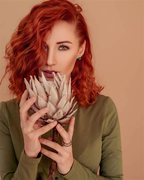 Single miss Marina from Marcel, France: Hi! What do you think is the