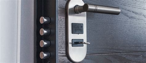 locksmith salary qualifications skills reviews seek