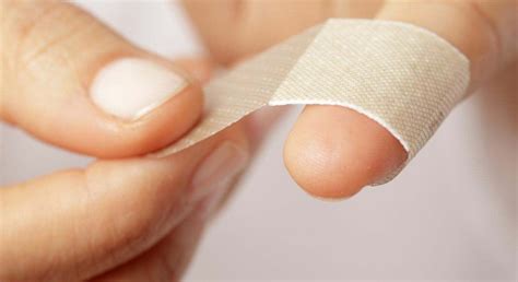 estos son los verdaderos usos de cada tipo de tirita   debes tener