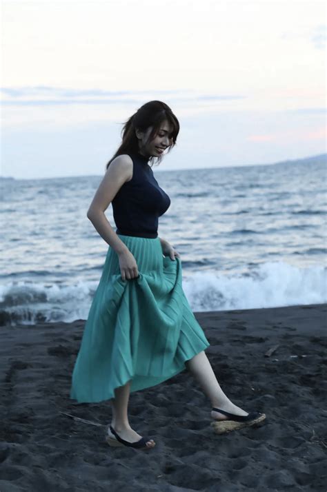 Tokai No.1 Busty Caster Kayo Sugimoto „G Cup Milk First Nude!“ FREITAG