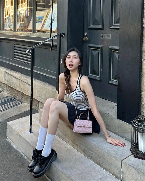 EmilyChen’ | Hi 23’ | Instagram