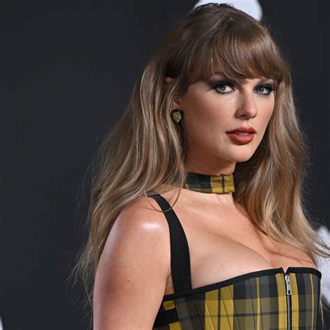 'GRWM' Meaning on Instagram and TikTok - Parade