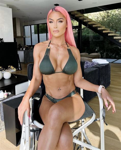EvaMarie | Pictures and Videos | Scrolller