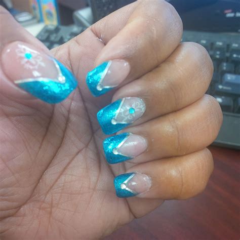 turquoise nail color 7