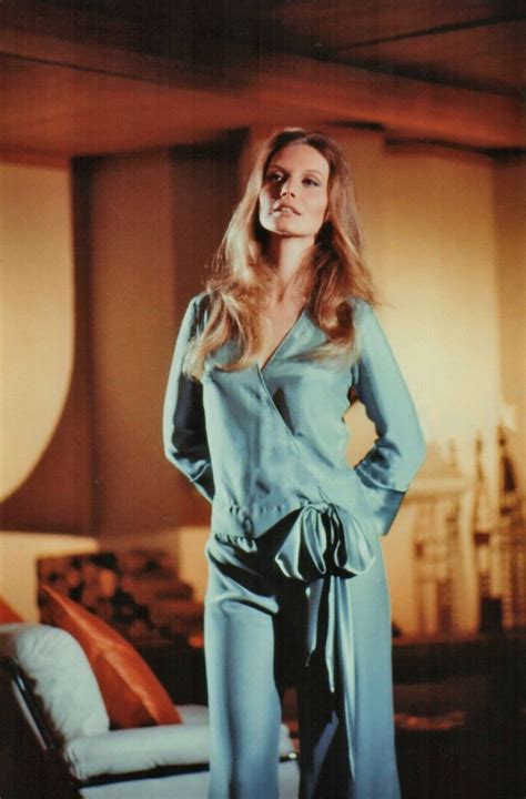 Catherine Schell in "On Her Majesty's Secret Service" (1969). : r/JamesBond