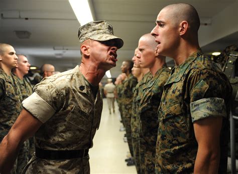 Gambar : orang-orang, tentara, Amerika Serikat, latihan, emosional