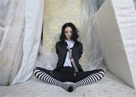 Ari jules leaked she is petite and slim with thin bones and