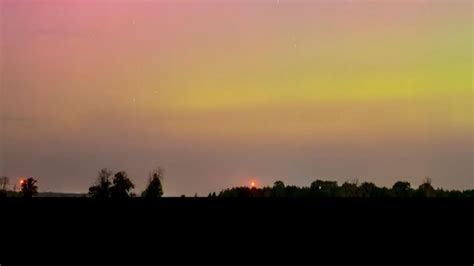 Canada: Pink aurora borealis seen over Ottawa | Science, Climate & Tech ...