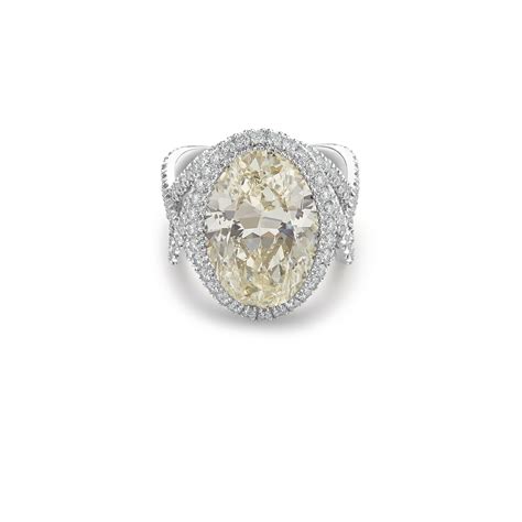 Aella 高級珠寶鉑金橢圓形鑽石戒指 | De Beers 香港官方網站