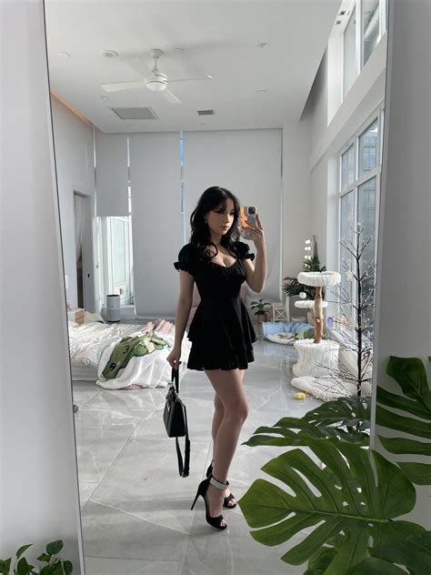 QuarterJade on Twitter | Fashion, Tight black dress, Pretty dresses