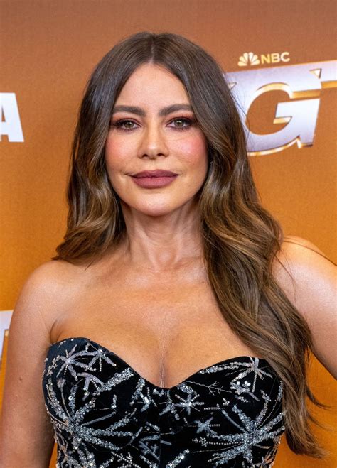 CelebMafia - Celebrity Style, Fashion, Clothes, Outfits, Photos, Videos