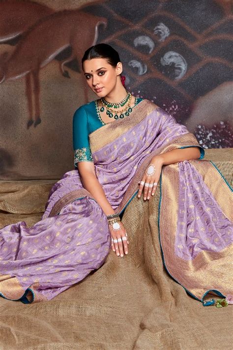 Sarees Online : Buy Sarees from India at Best Price