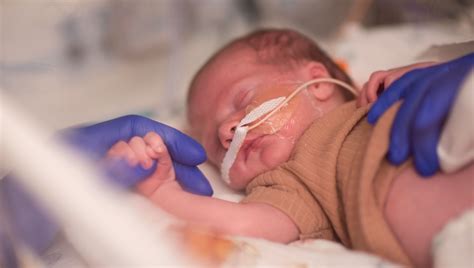 Experience and location determine how much do nicu nurses make yearly 8