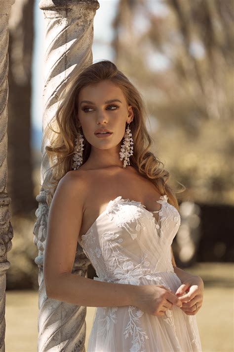 Madi Lane - BRIELLE | White Closet Bridal Fort Myers