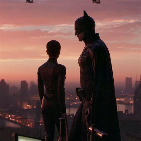 Batman behind the scenes | Batman and catwoman, Batman, Catwoman