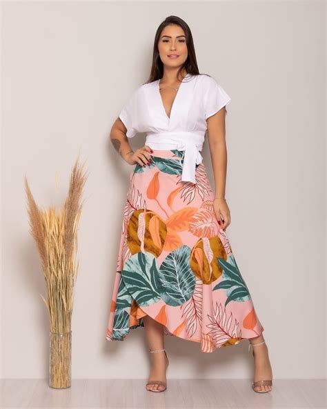 Saia Envelope Estampada - Saia Envelope Estampada com Design Floral e Caimento Leve para Dia a ...