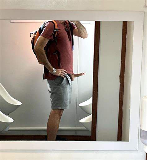 Boner at the urinals : r/BonersInPublic