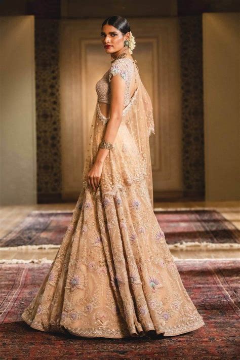Tarun Tahiliani: Buy Designer Womenswear Collection Online - Tarun ...