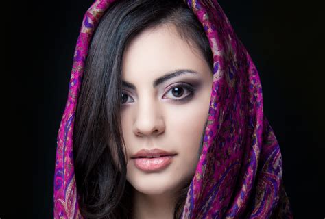Stunning Oriental Indian Woman - HD Wallpaper by margo_black