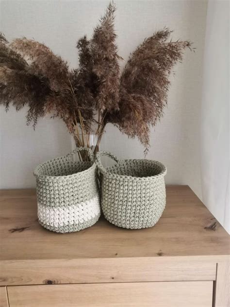 Корзинки подвесные | Planter pots, Planters, Garden
