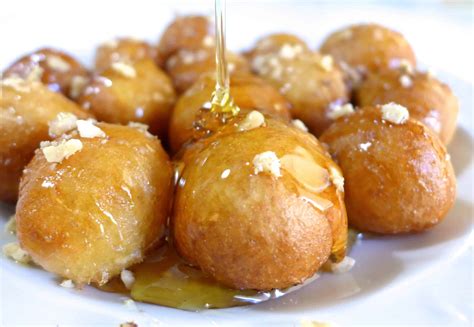 39 Traditional Greek Desserts (w/ Pictures & Recipes)