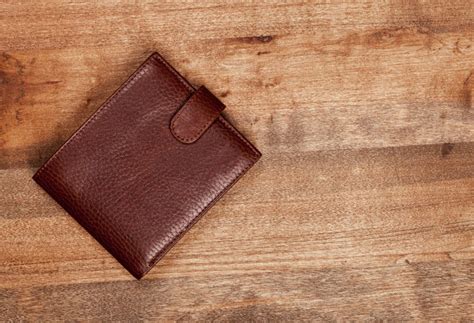 6 Best Cowhide Wallets | American Cowboy Reviews