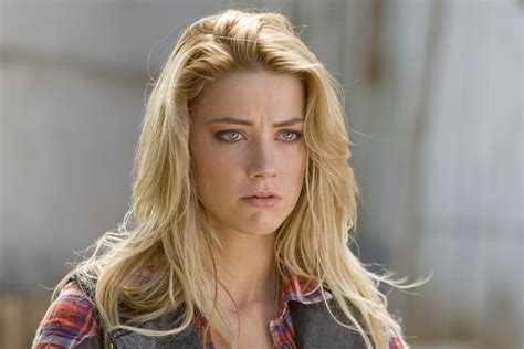 Fondo De Pantalla De Amber Heard Drive Enojado A Clasificar // Seguir