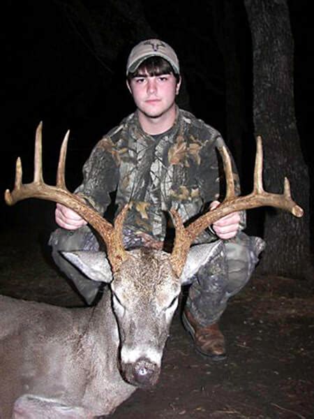 Harkey Ranch : Trophy Whitetail Deer hunting Ranch & Lodge