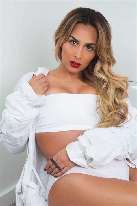 Veronica Vega presenta su cancion con Jencarlos Canela | People en Español