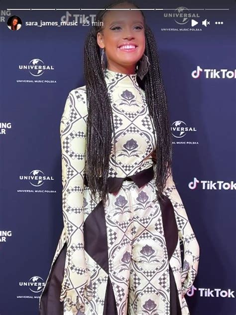 Sara James w spektakularnej kreacji. Aż trudno uwierzyć, że ma 13 lat!