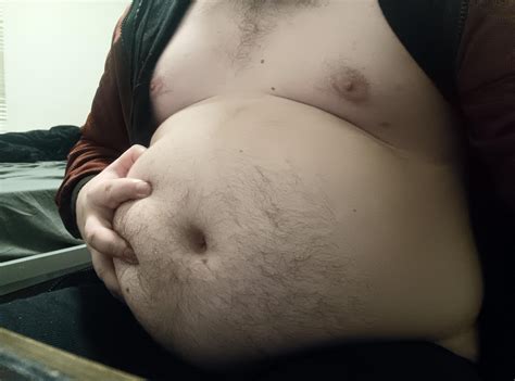 Belly needs a feeding : r/gainers