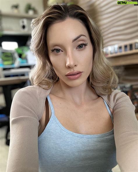 Avori Henderson Wiki, Biography, Age, Gallery, Spouse and more