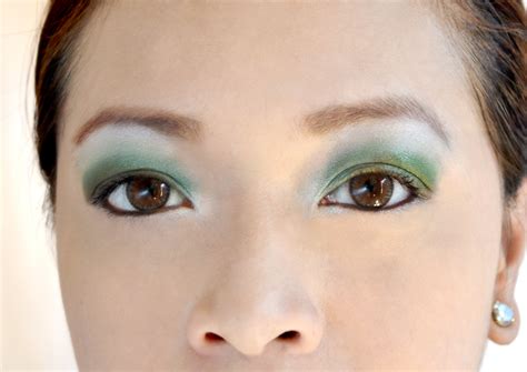 Applying Eye Makeup Brown Eyes