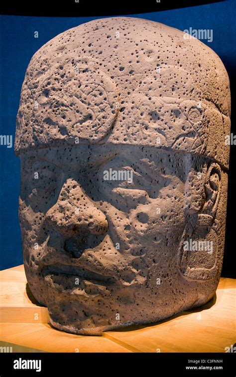 Giant olmec stone head hi-res stock photography and images - Alamy