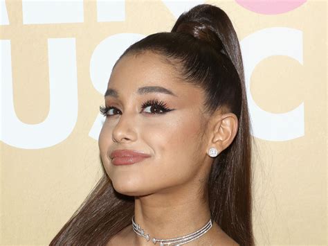 Ariana Grande Eyebrow Shape