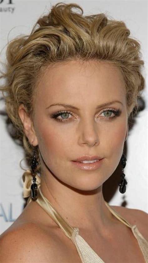 Charlize Theron Charlize Theron Short Hair, Celebrities Female, Celebs ...