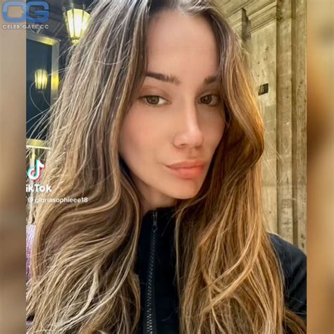 Gloria-Sophie Burkandt nackt, Nacktbilder, Playboy, Nacktfotos, Fakes