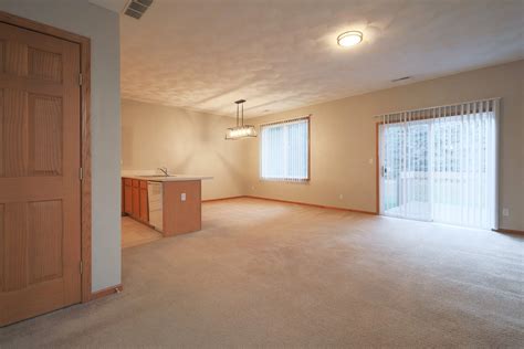 Oxford Commons Apartments | First Midwest Rentals