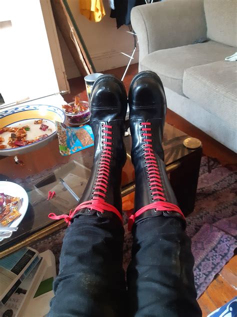 Boots and braces breaking faces : r/punk