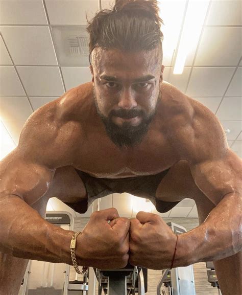 Andrade : r/WrestleWithThePackage