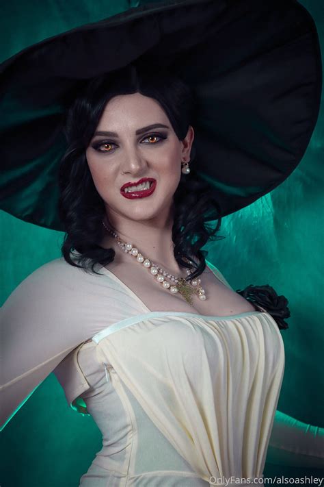 Depvailon.Com: Ashley Barron - Lady Dimitrescu | Page 1/3